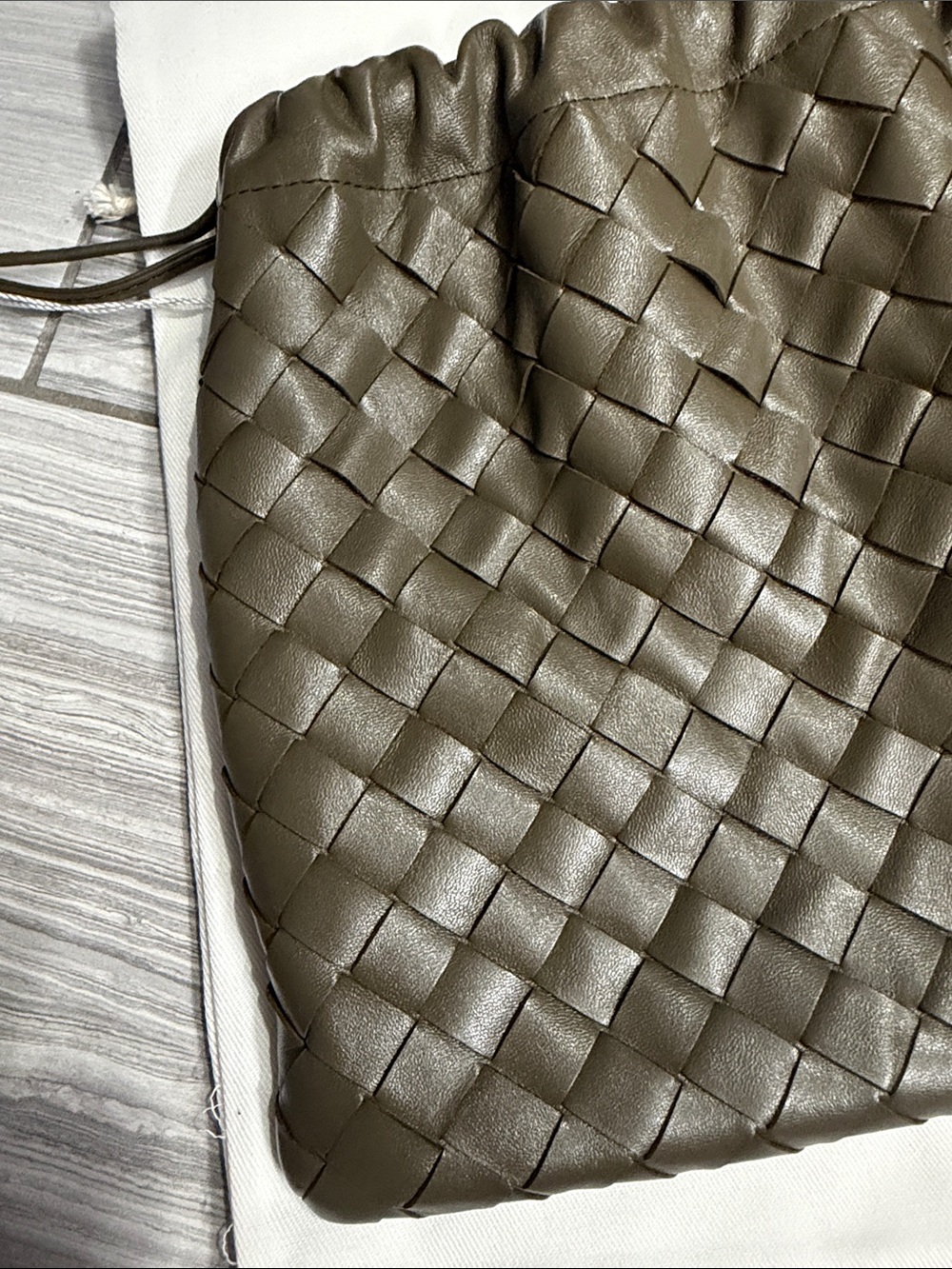 Bottega Veneta Medium Pouch in Cypress Green - Picture 6 of 16